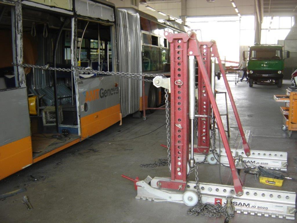 Autobus snodato AMT in lavorazione
